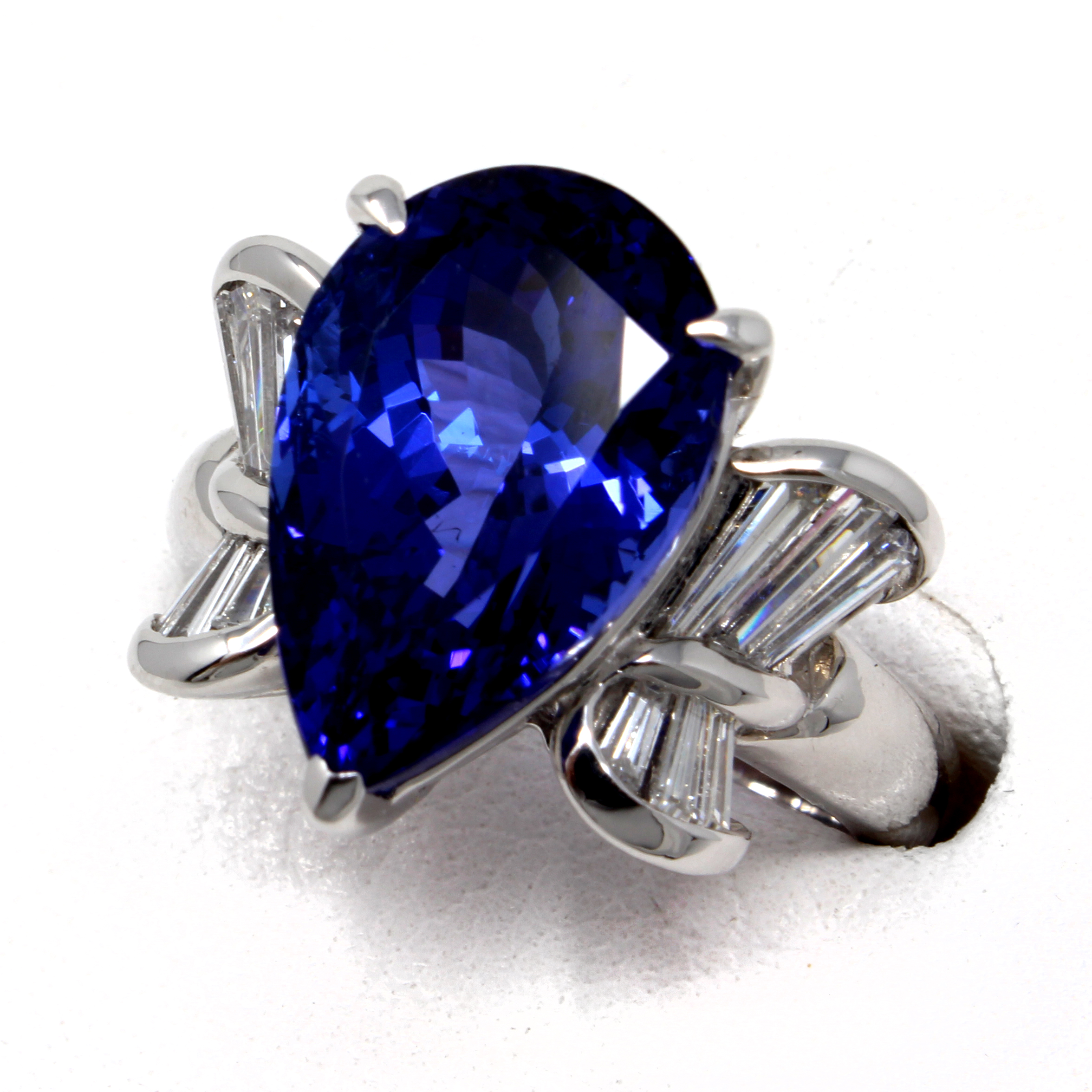 タンザナイト(宝石名タンザナイト) タンザニア産 0.852ct ソ付